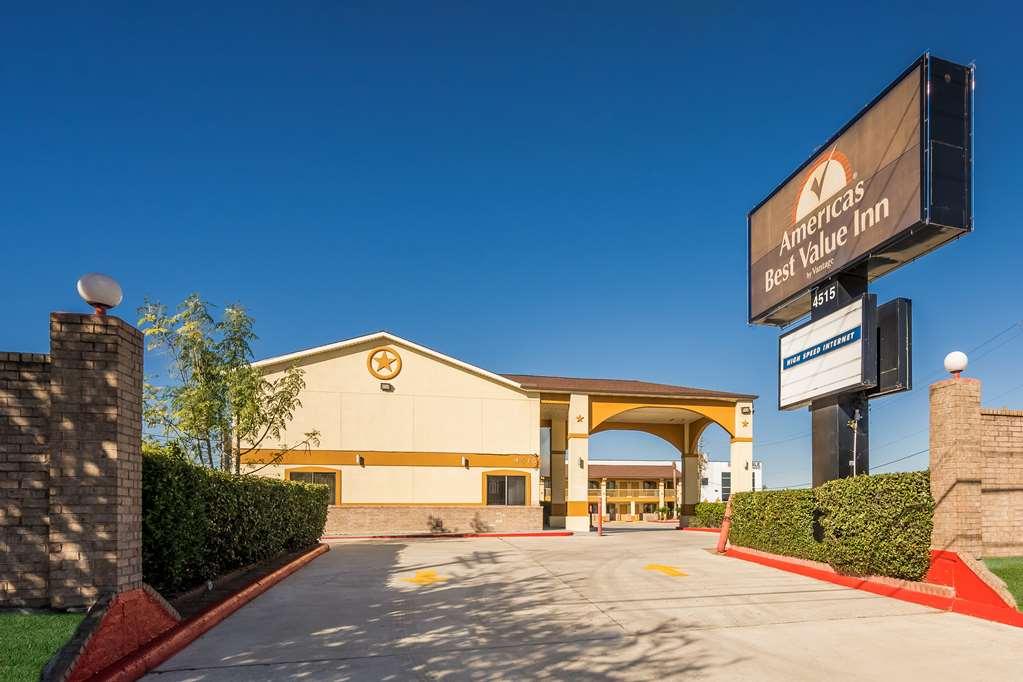 Americas Best Value Inn I-45 / Loop 610 Houston Exterior photo